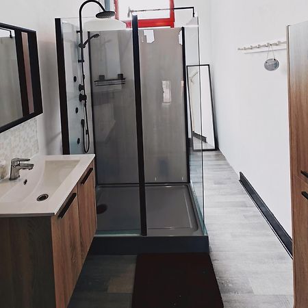 Chambre Privee Au 3E Etage Sans Ascenceur En Plein Centre De Charleroi Leilighet Eksteriør bilde