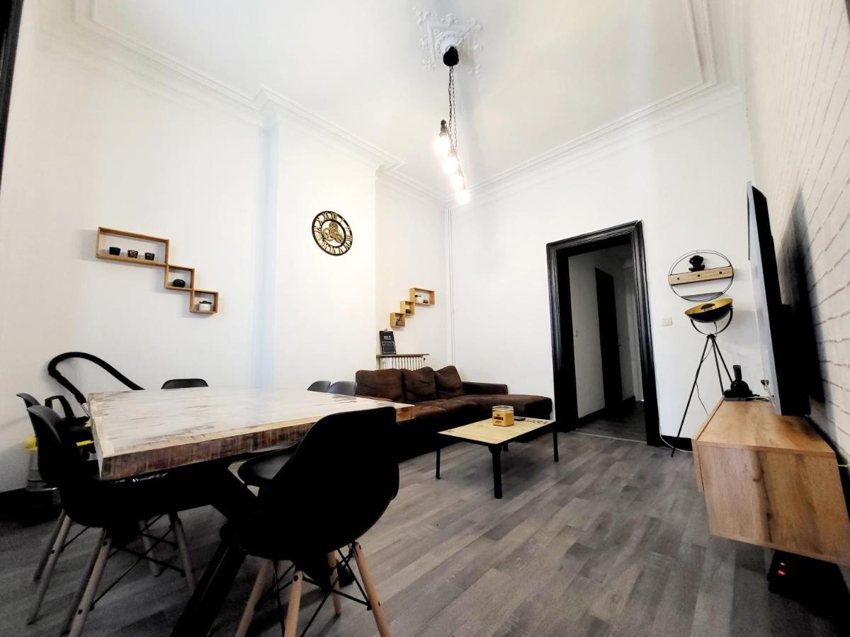 Chambre Privee Au 3E Etage Sans Ascenceur En Plein Centre De Charleroi Leilighet Eksteriør bilde
